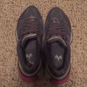 Underarmour tennis shoes